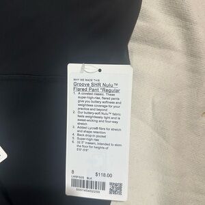 Lululemon Groove SHR Nulu T™
Flared Pant *Regular